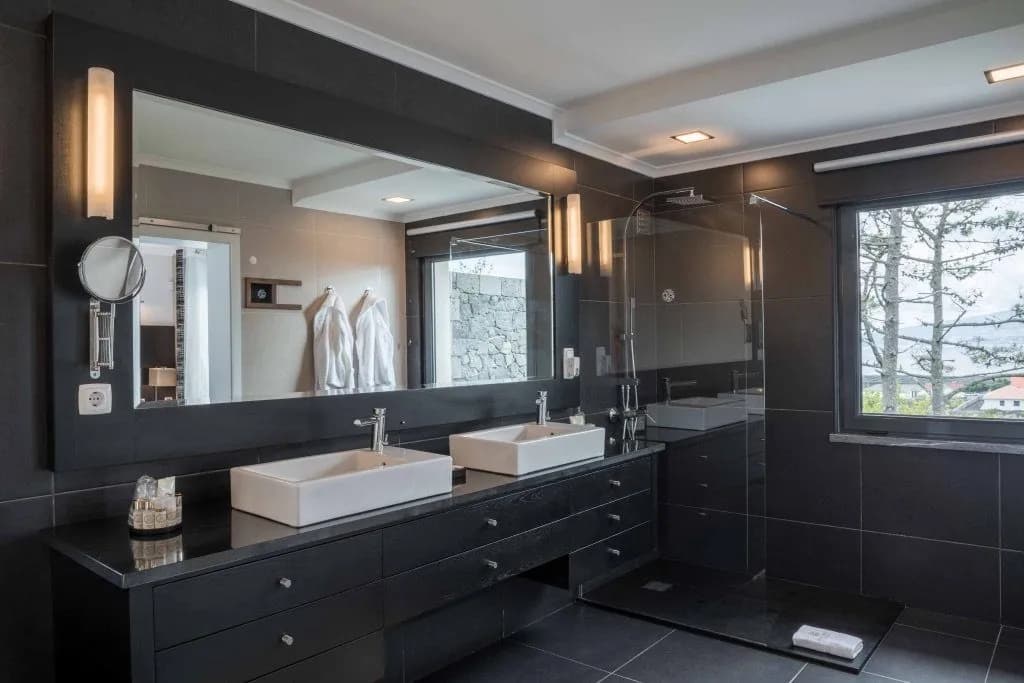 Spacious guest bedroom with private bathroom